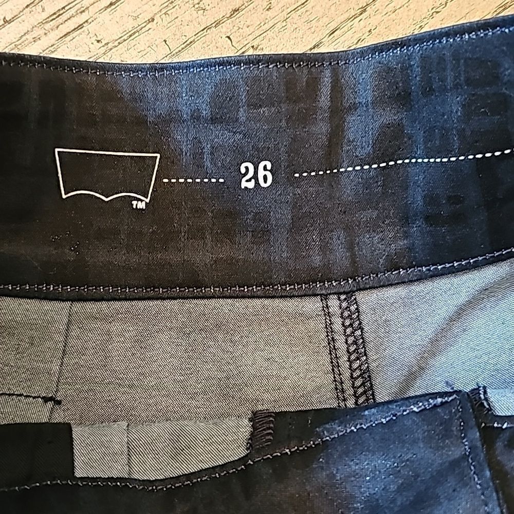 Size 26 dark denim shorts - Picture 4 of 7
